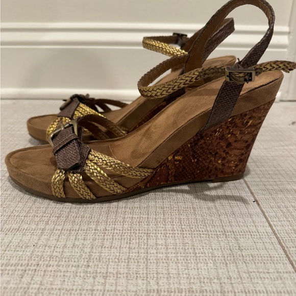 Aerosoles Brown and Gold Wedge Sandals, Size 11 - Picture 3 of 4
